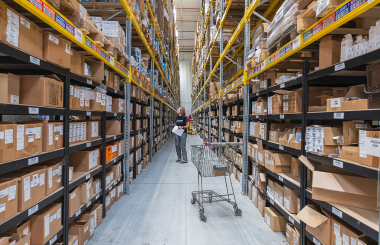 “Inovativna logistika za startupe u online poslovanju: Efikasna rješenja koja donose profit“